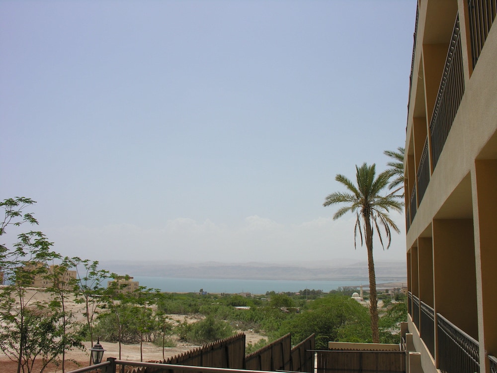 Sweimeh Vacations - Thara Dead Sea - Property Image 1