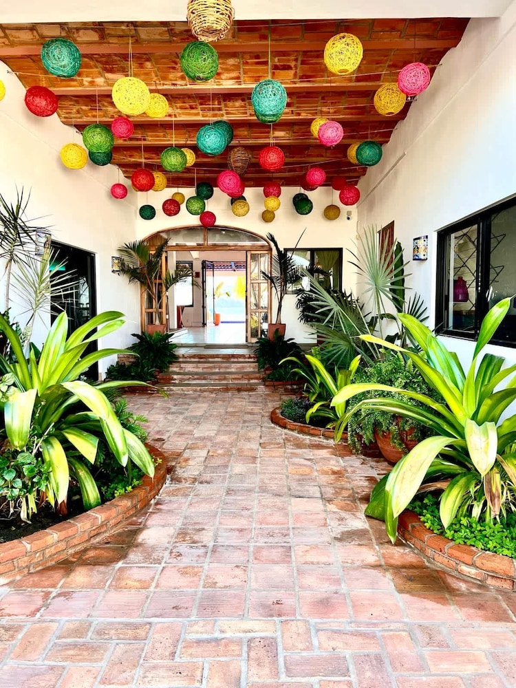 Beachside - Casa Sirena 1BR Suite