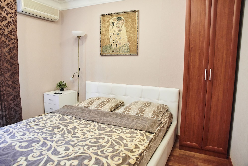 HotHos Hostel