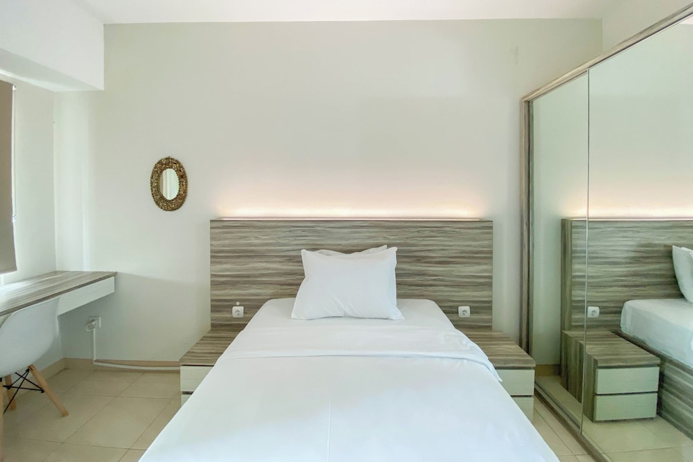 Tidy And Warm Studio At Springlake Summarecon Bekasi Apartment
