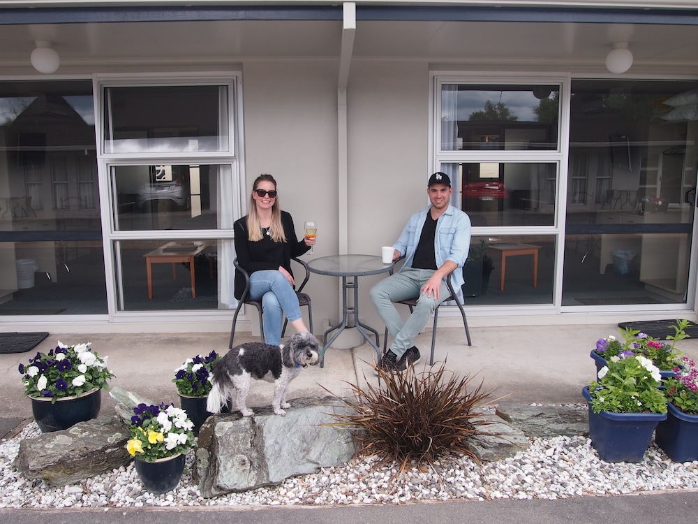 Montana Lodge Motel