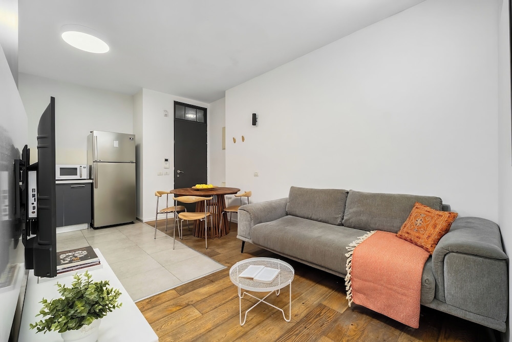 Allenby Urban Living Apartments by Sea N Rent
