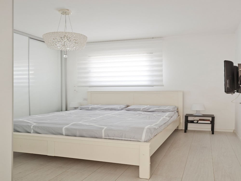 Luxury Mini Penthouse Sea View Best Loc view 4