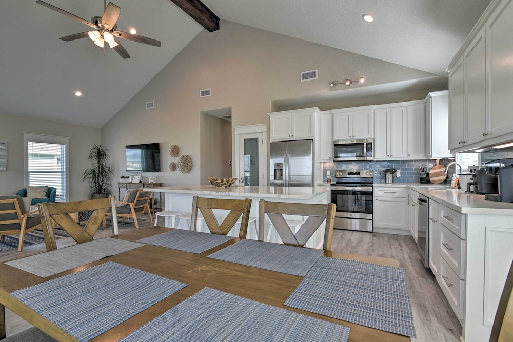 < 1 Mi to Sea Isle Beach: Home w/ Pool Access