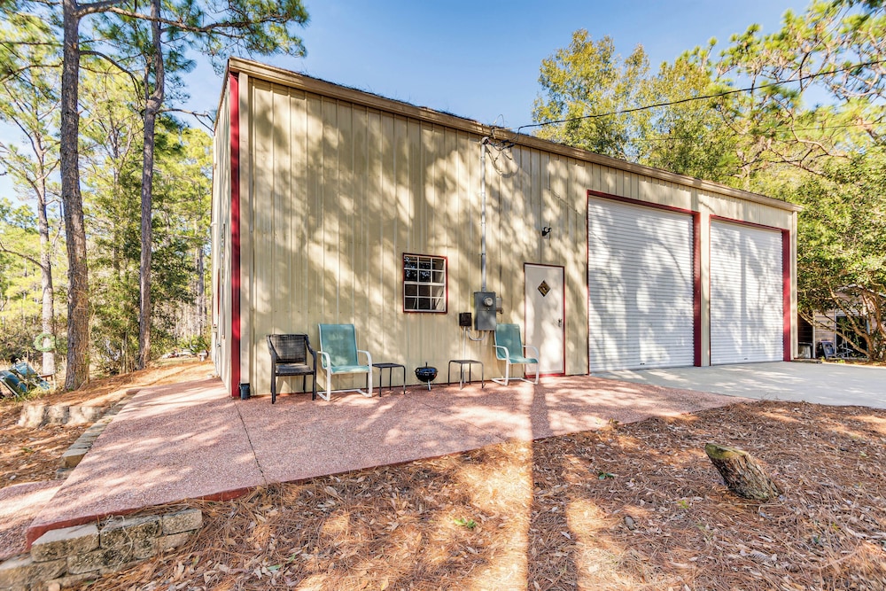 Fishing Dock: Waterfront Pensacola Retreat