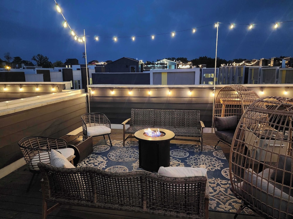 Rooftop Views Ping Pong Lounge Near Downtown Nashville