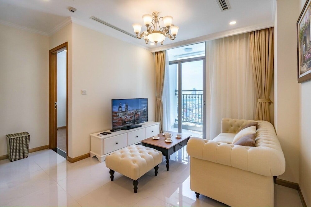 Apartment Landmark 81 by Urban Home