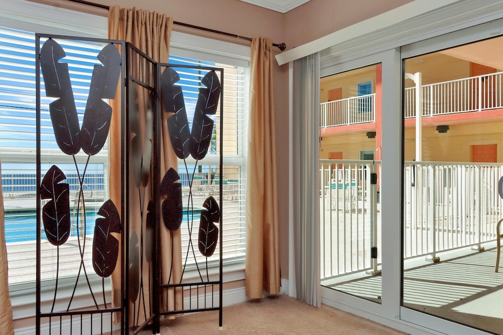 Paradise Shores 105