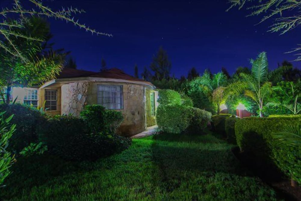 Poa Place Resort & Hotel - Where Nature Meets Comfort