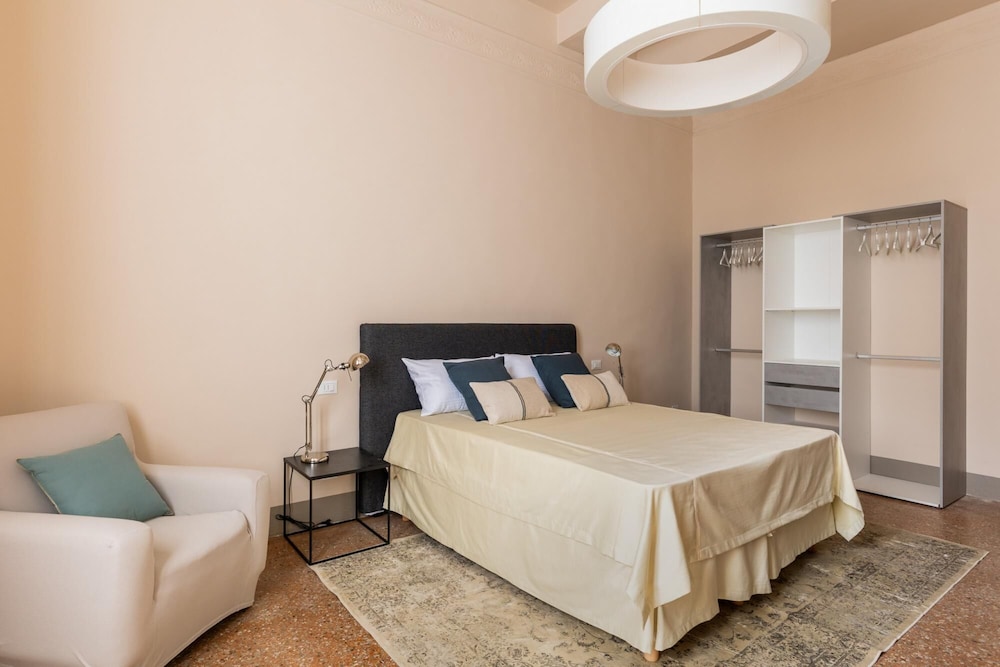 Via D Azeglio 37 - Casa Dell Auriga