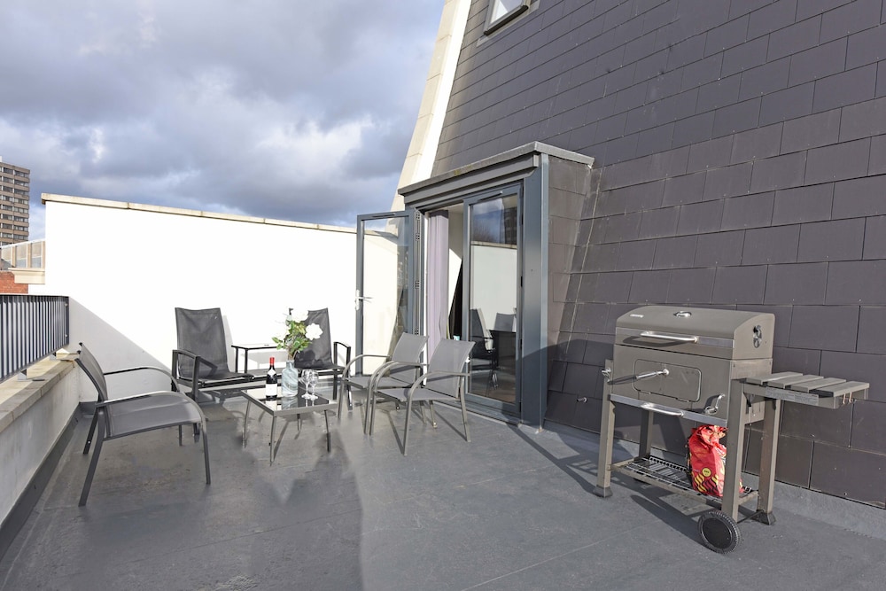 outdoor bbq area