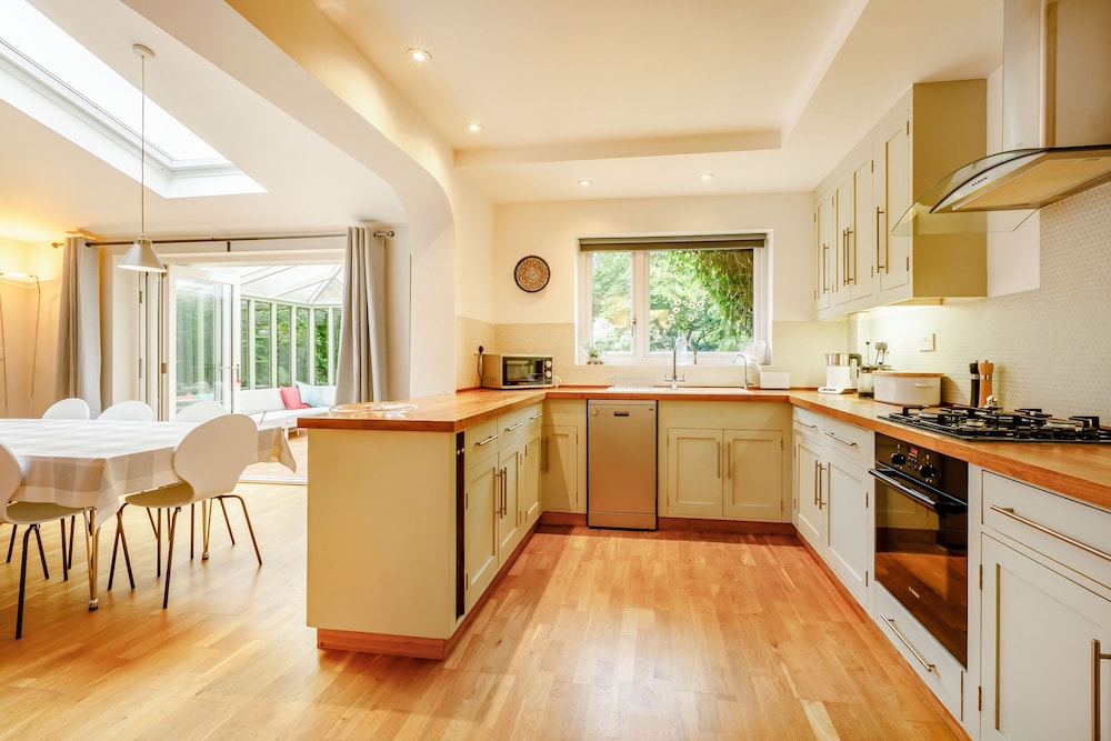 11 Beech Road