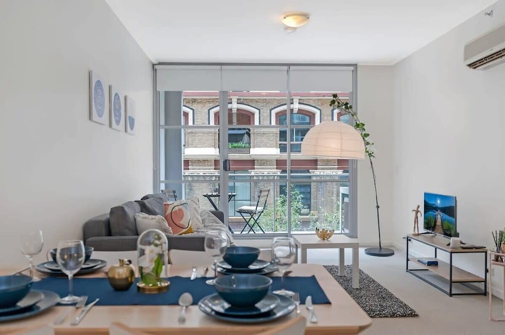 A Comfy & Modern Studio Near Darling Harbour