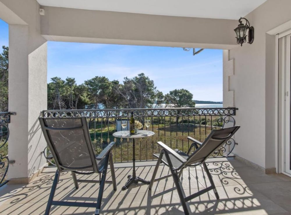 Villa Carolus in Vodice