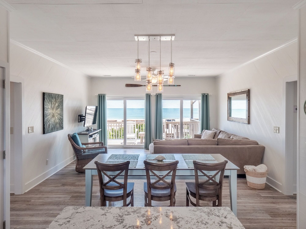 Green Dolphin by Topsail Realty