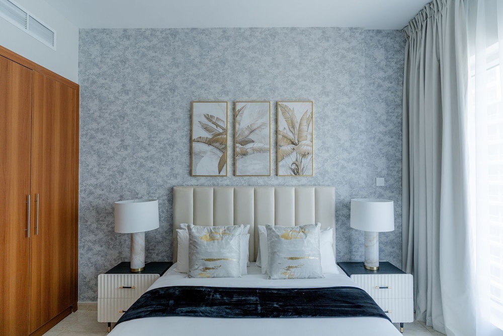 Iconic 2BR in Skycourt Dubailand