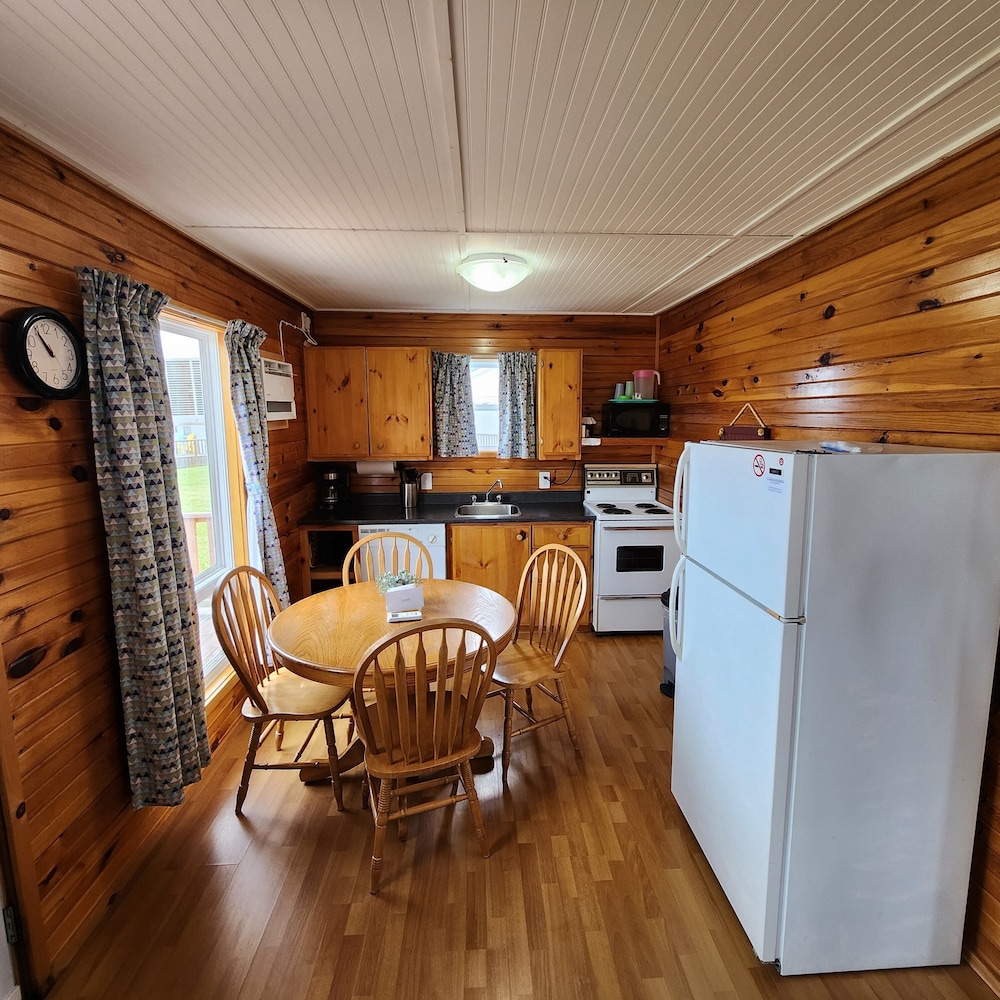 Cavendish Bosom Buddies Cottage Resort