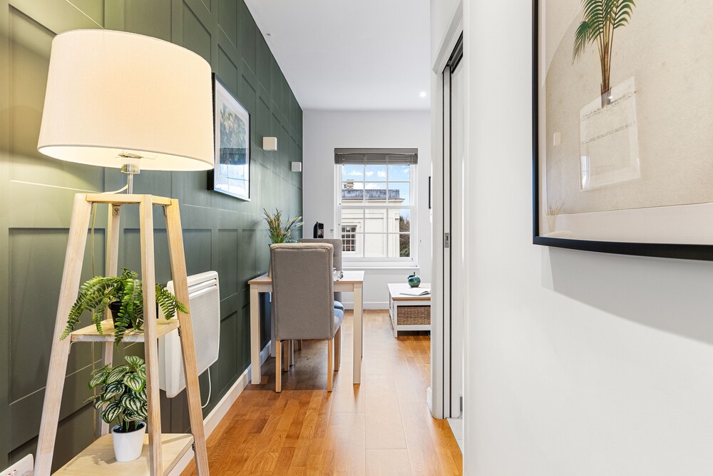 Stunning 1 Bed Apartment Near Heathrow London