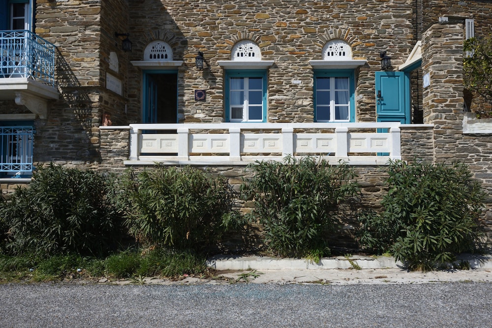 Amalgam Homes Tinos