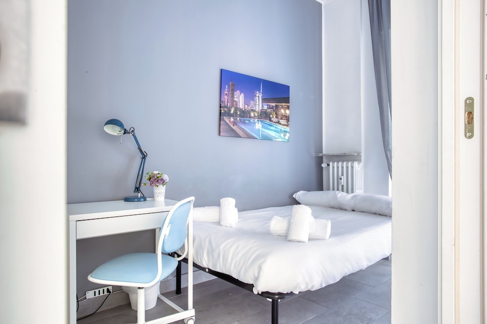 Bright 3BR flat near Park
