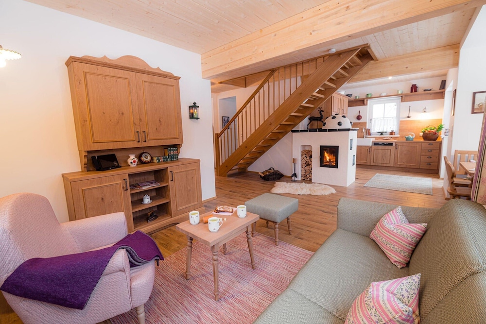 Chalet by Grundlsee Near Ski Slopes