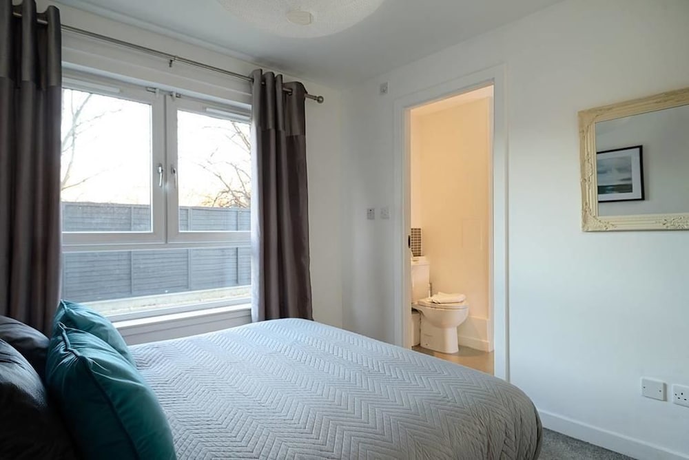 Fabulous Apartment near Edinburgh Center view 5
