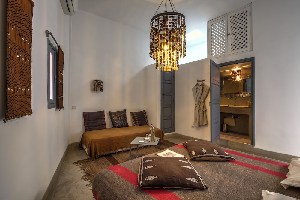 Riad Awa