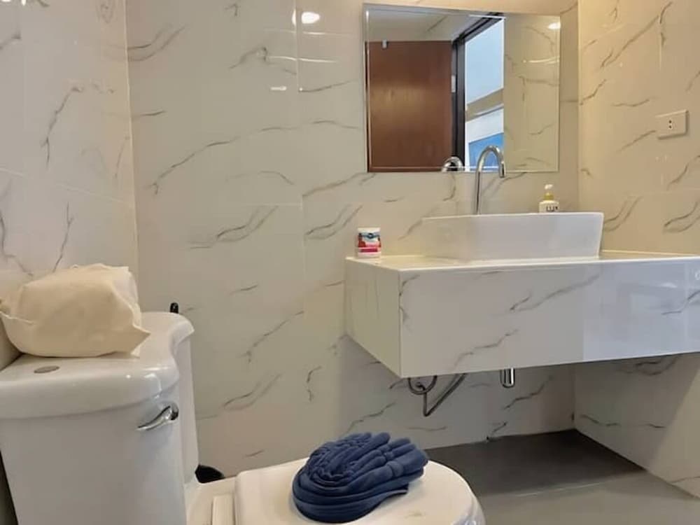 5 Star Resort - Patong Beach - 65m²-olympic Size Swimming Pool, Gym, Spa, Tennis