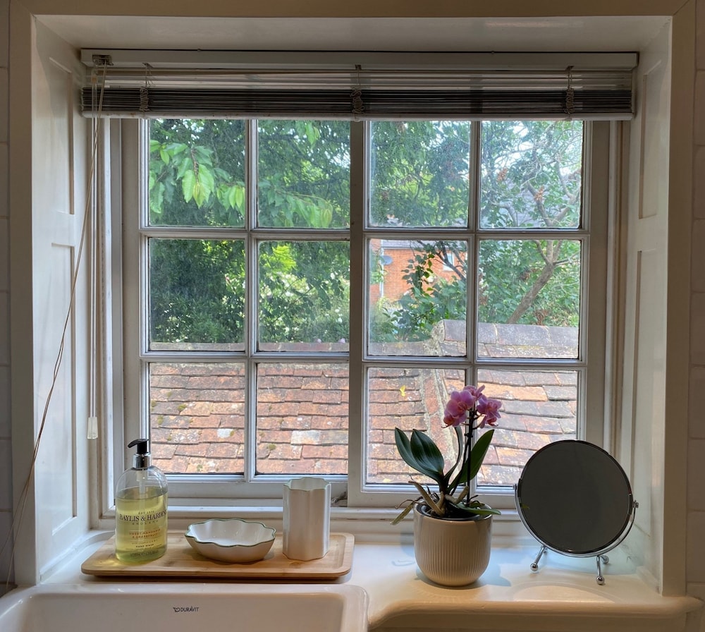 Historic 1Bd Cottage In Heart Of Farnham