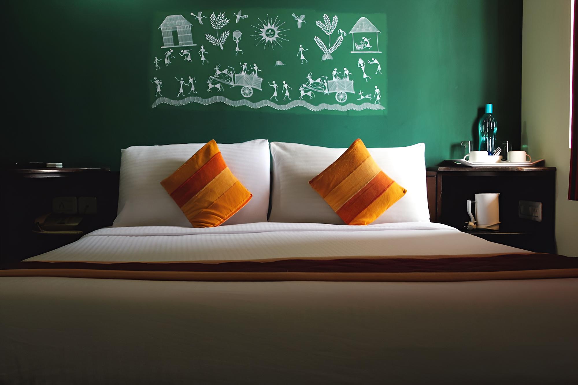 Hotel Mint Green Path