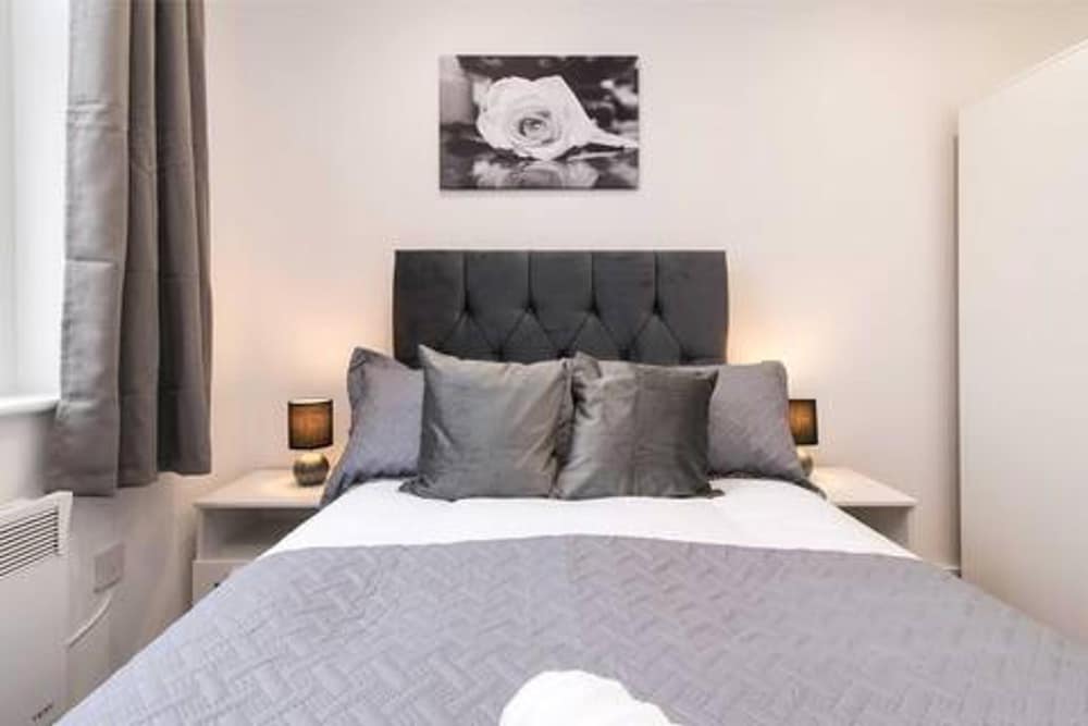 Sublime Stays Webberley Studio 9B Double Bed view 3