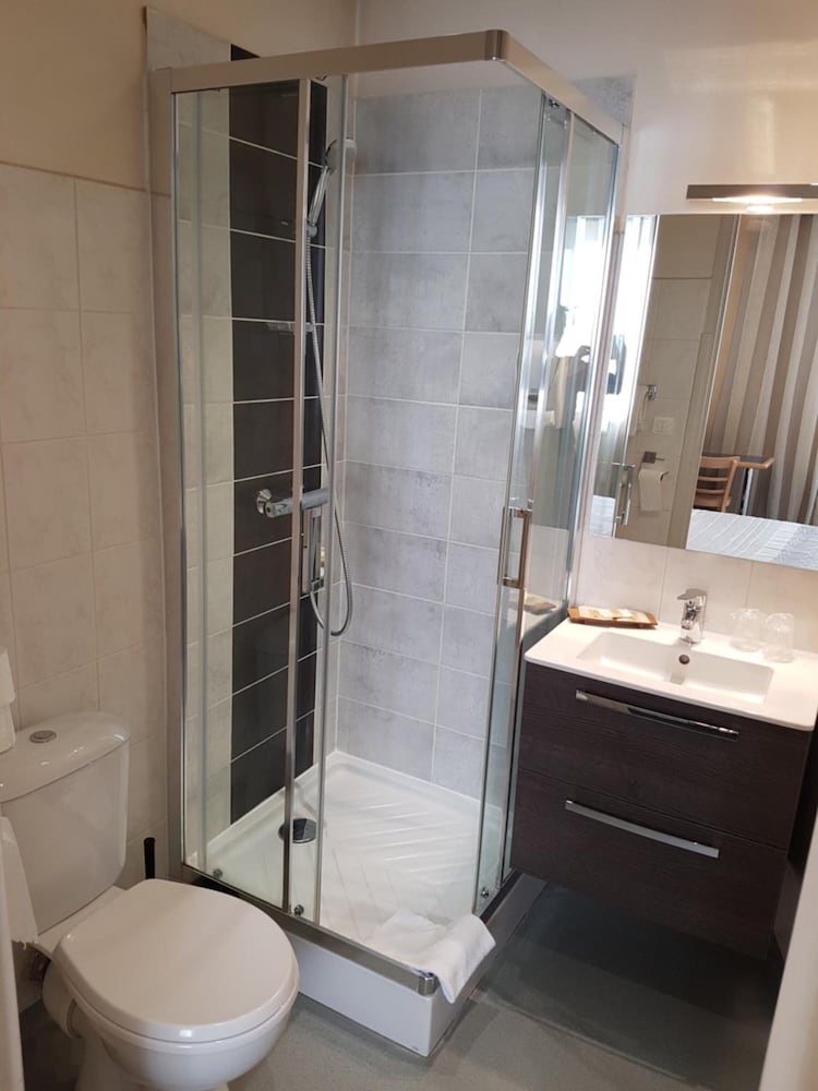 Rodez Vacations - Hotel du Midi - Property Image 9
