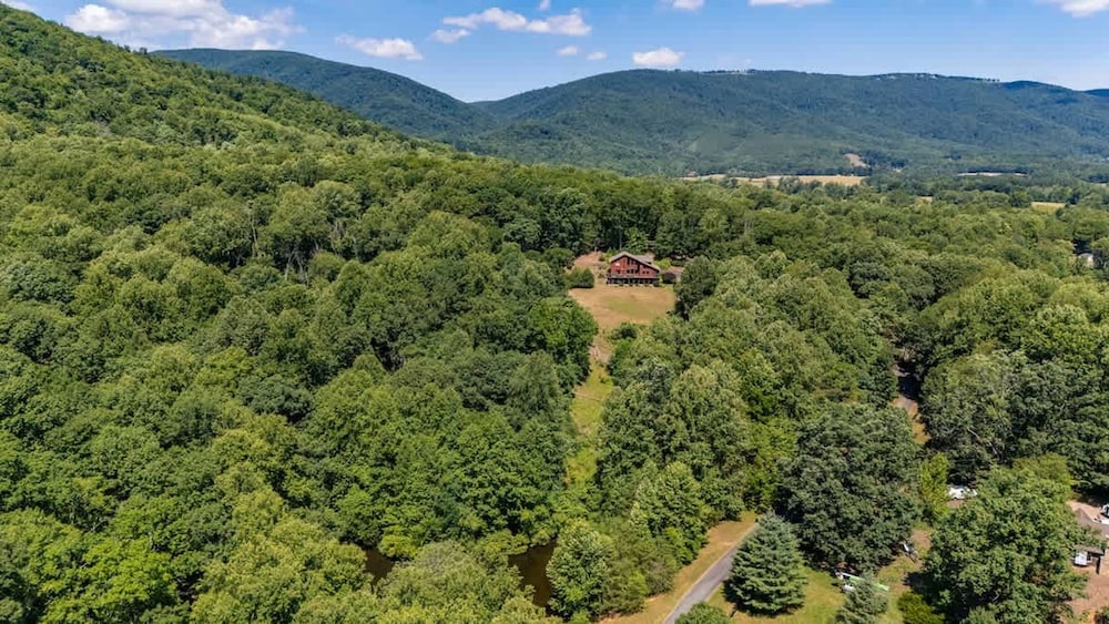 Love Afton Cabin - Family Home