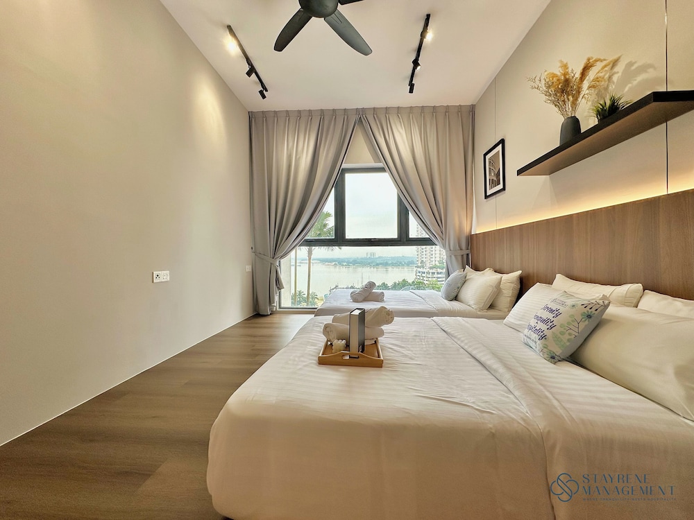 Country Garden Danga Bay Sea View Homestay by Stayrene