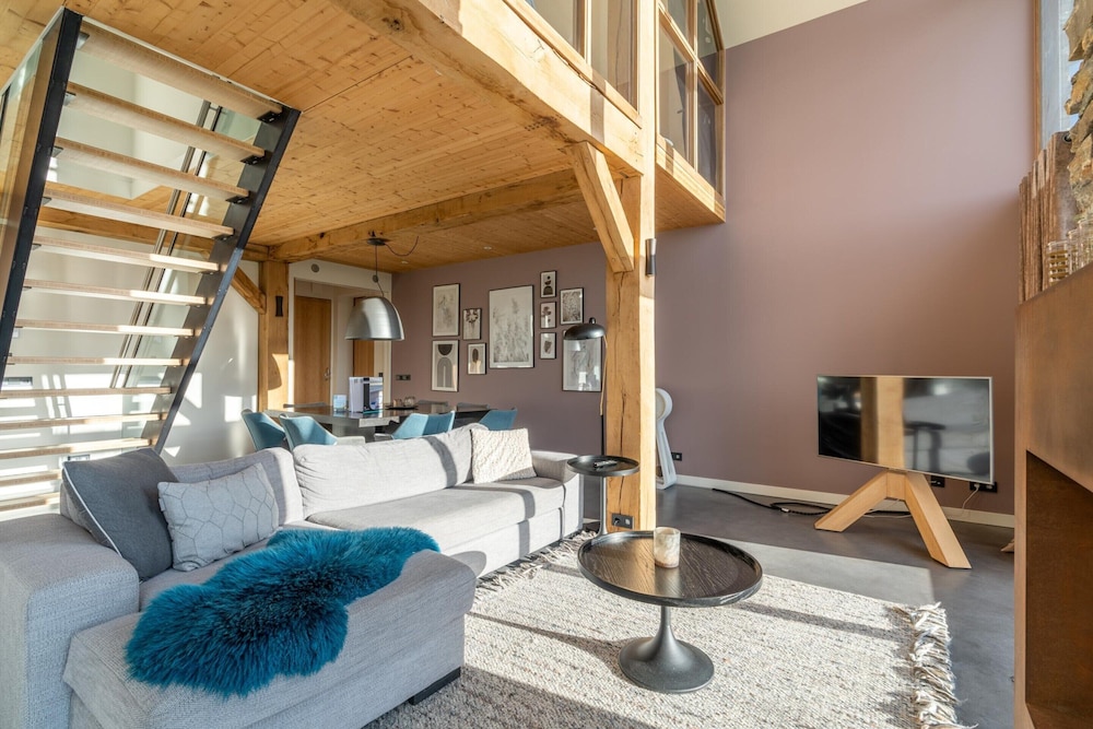 Modern 6-person Villa With Private Hot Tub - Near Beach & Nature