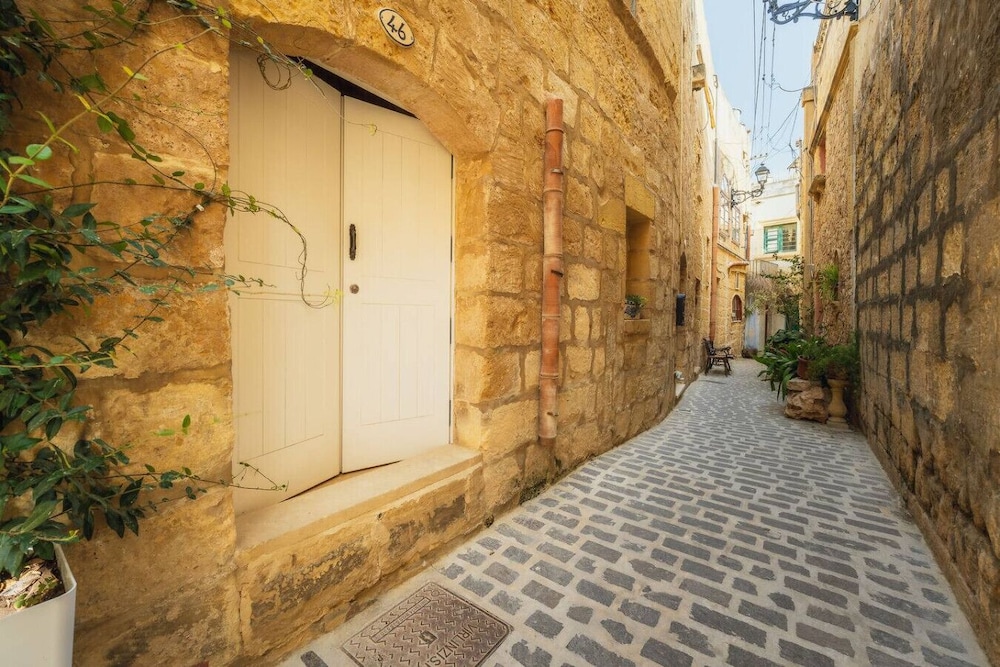 Traditional 500 Year old Gozitan Townhouse