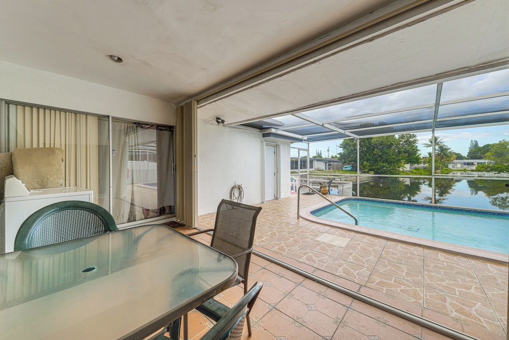 Canal-front Gem w/ Pool: 3 Mi to Hard Rock Stadium