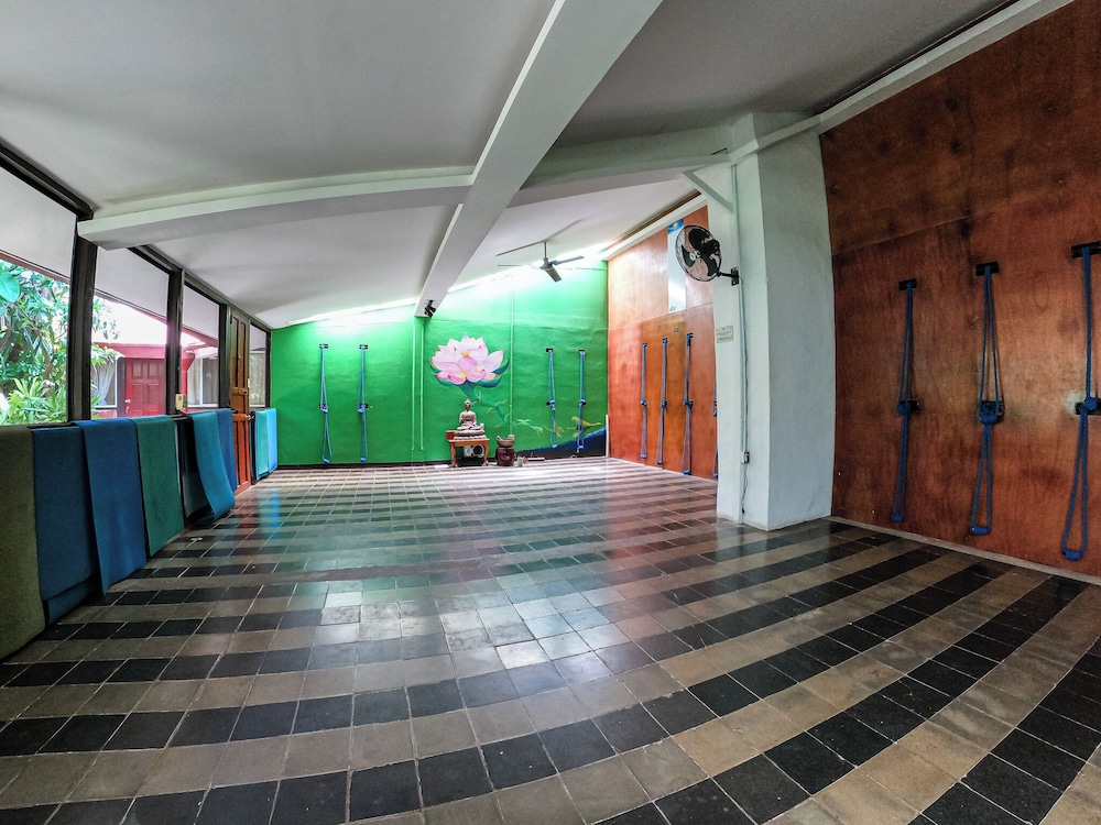 PURE Gym - Spa - Yoga - Lodging