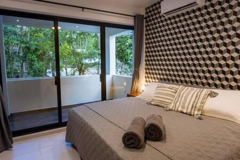 Villa Chicana Resort Pool AC Fast Internet