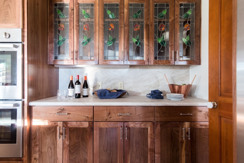Cathedral by Avantstay Charming Secluded Estate w Sauna Pool Table Views of the Rolling Hills