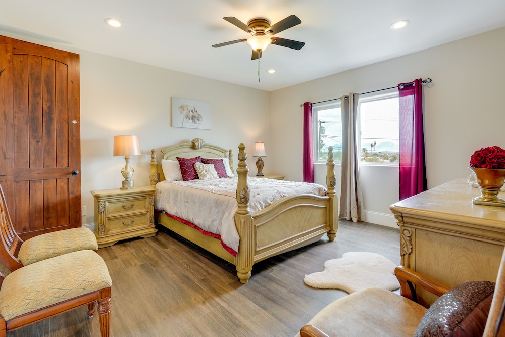 Spacious Arizona Escape - Pool, Hot Tub & Fire Pit