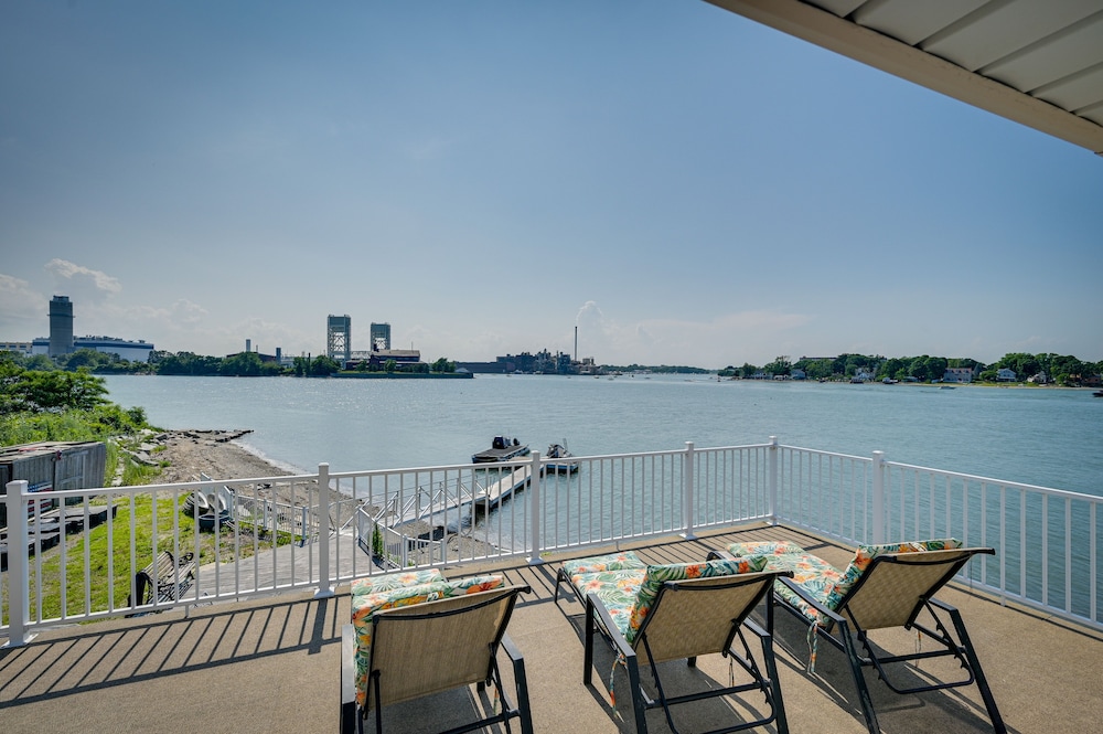 Weymouth Waterfront Getaway w/ Swim Spa & Hot Tub