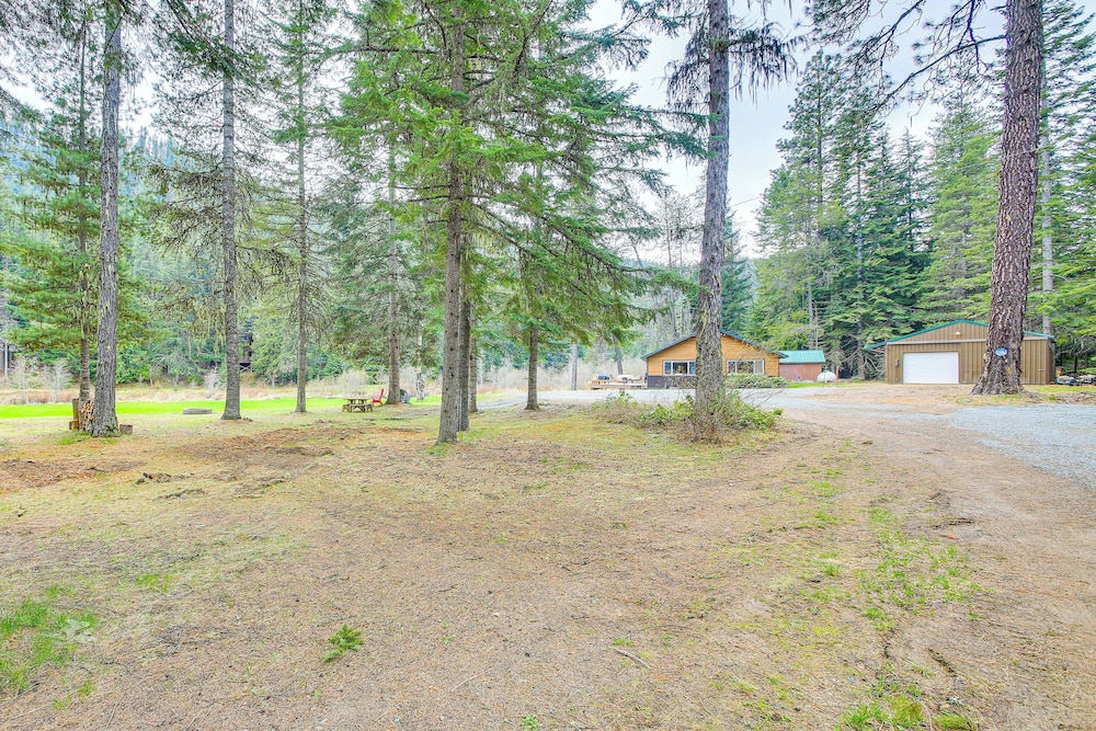 Scenic Priest Lake Vacation Rental: Deck  Views! - Property Image 8