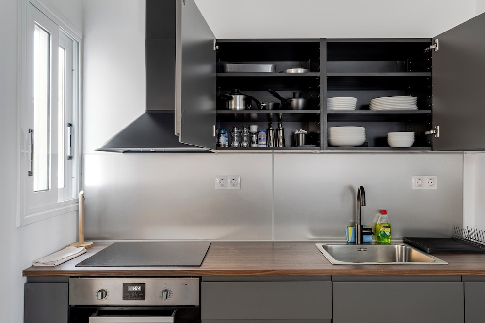 Arco - 2-BR Apt in the Heart of Athens