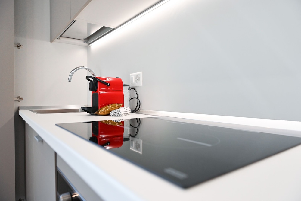 Lugano Suite Modern Concept 4