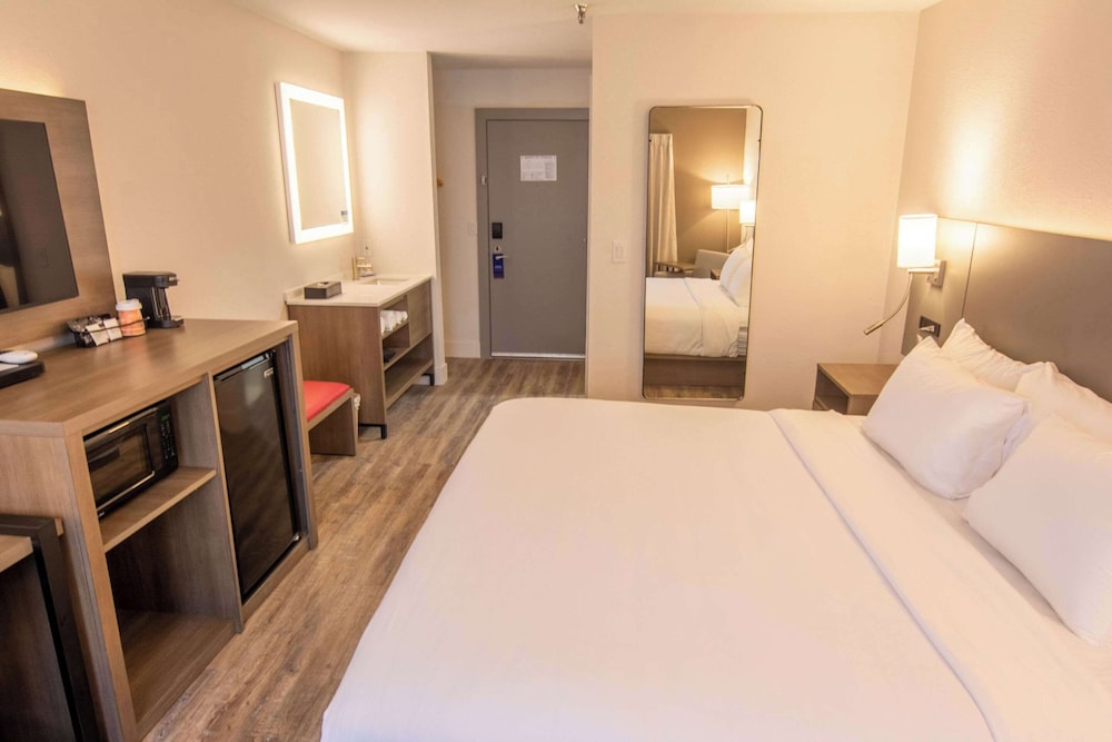 Comfort Inn Battle Mountain - Midway Between Elko and Winnemucca
