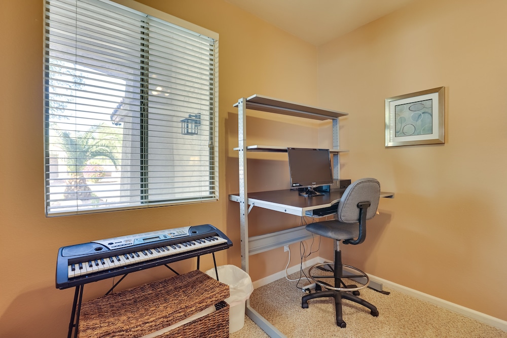5 Mi to State Farm Stadium: Home w/ Private Pool!