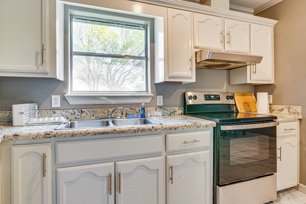 Close to Town & Med Center: Weslaco Home