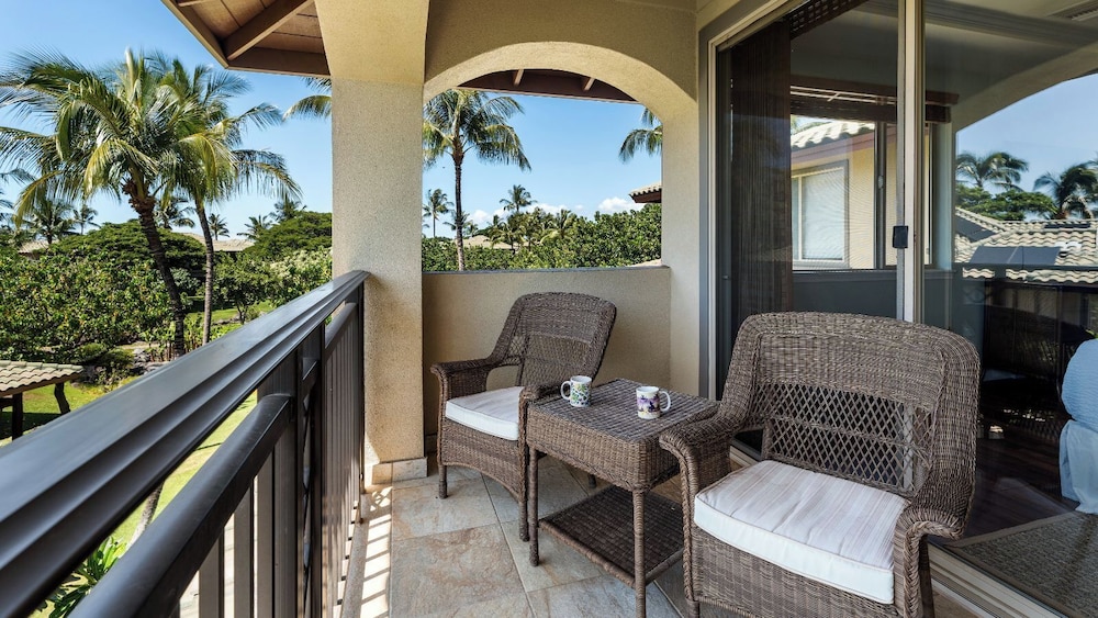 Tropical Escape w/ Lanai, BBQ & Resort Amenities - Vrkcv
