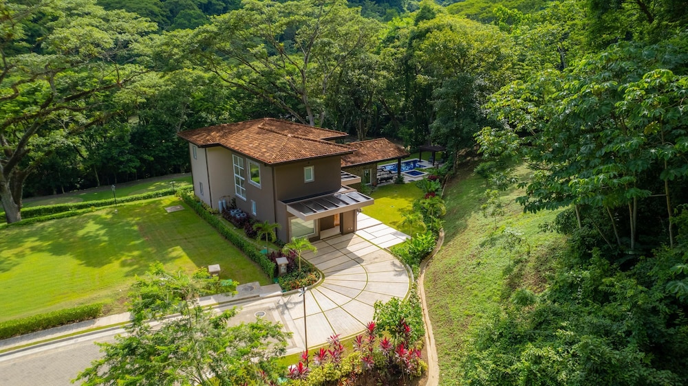 - Casa Cenizaro Six Bedroom Private Pool Family